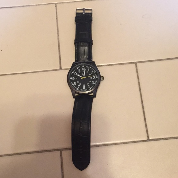 Men’s Gold Coast watch - Picture 2 of 7